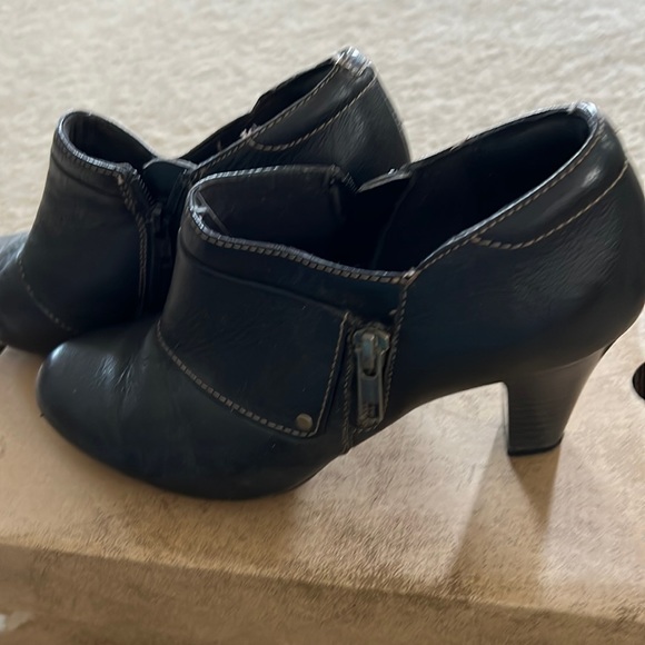 Clarks | Shoes | Clarks Shooties Black 